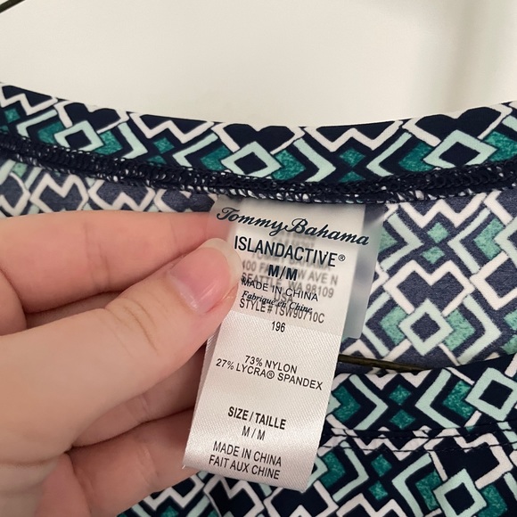 Tommy Bahama long sleeve - Picture 2 of 2